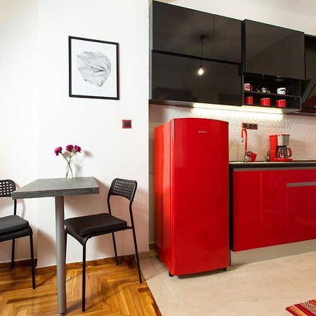 Downtown Luxury Boutique Suites : The Red Suite Tesalonika Bagian luar foto