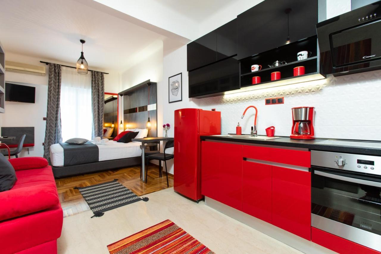Downtown Luxury Boutique Suites : The Red Suite Tesalonika Bagian luar foto