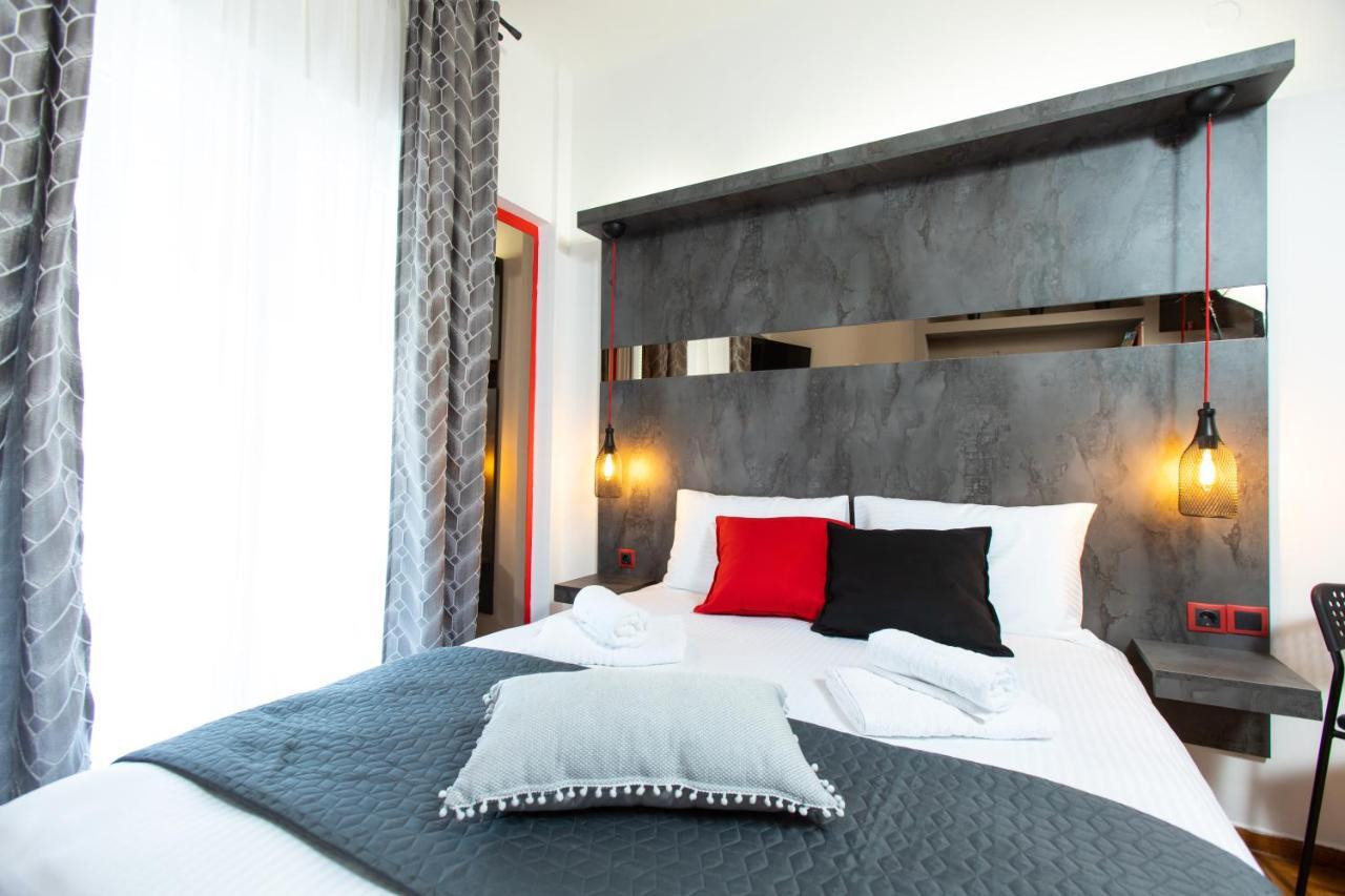Downtown Luxury Boutique Suites : The Red Suite Tesalonika Bagian luar foto