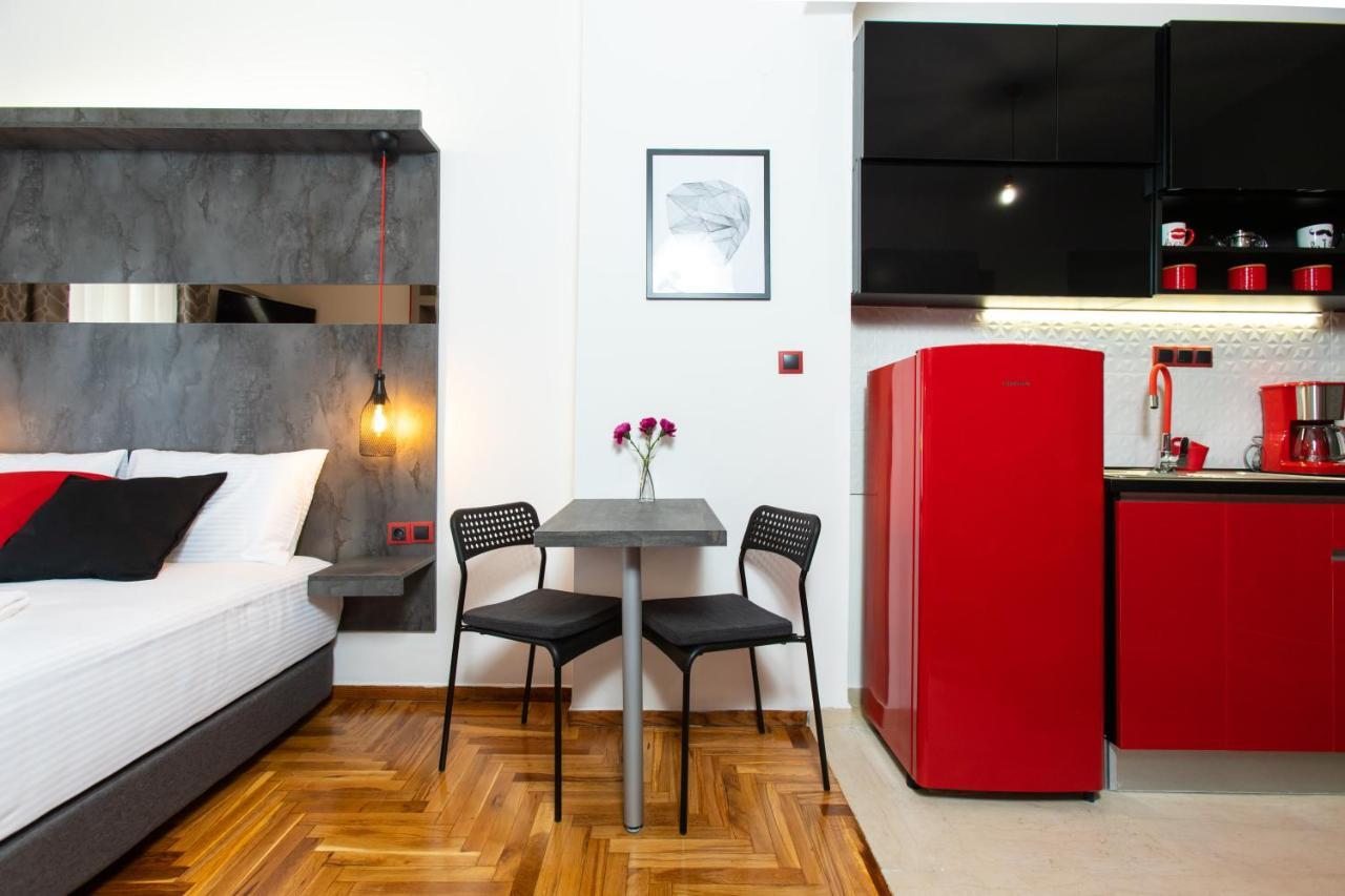 Downtown Luxury Boutique Suites : The Red Suite Tesalonika Bagian luar foto