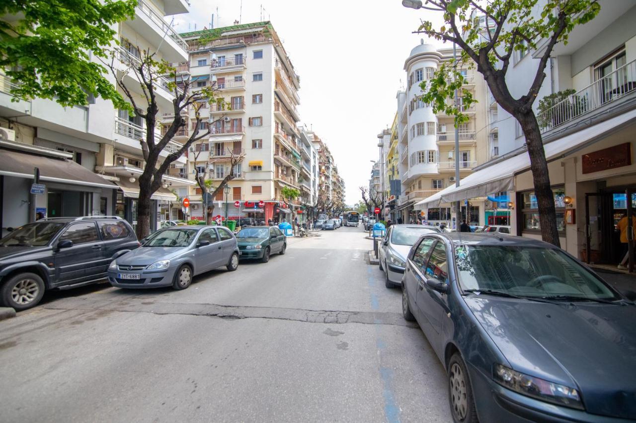 Downtown Luxury Boutique Suites : The Red Suite Tesalonika Bagian luar foto