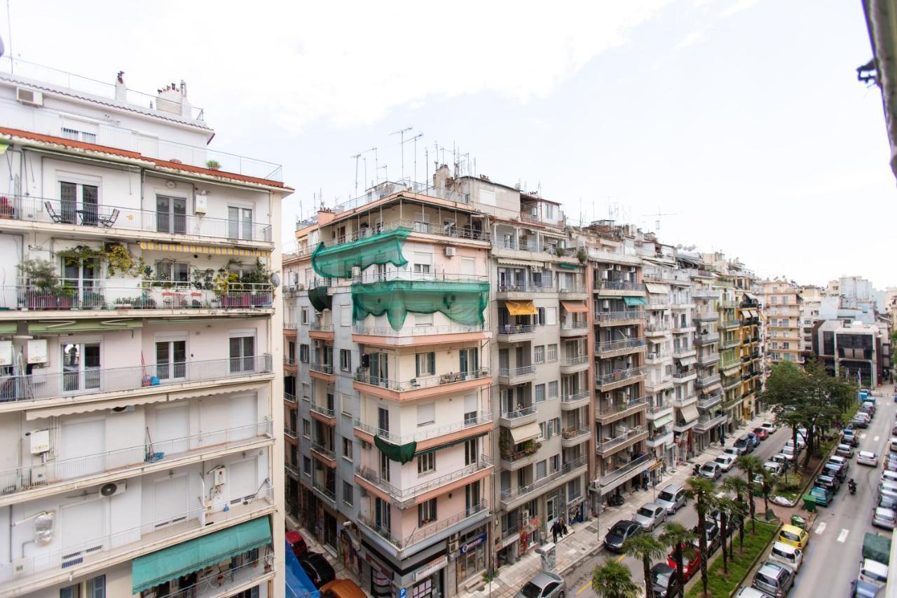 Downtown Luxury Boutique Suites : The Red Suite Tesalonika Bagian luar foto