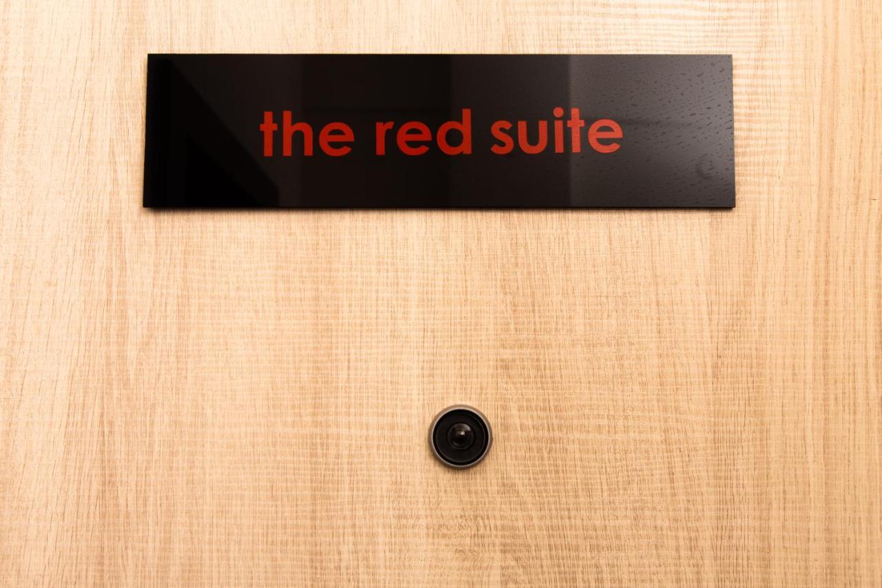 Downtown Luxury Boutique Suites : The Red Suite Tesalonika Bagian luar foto